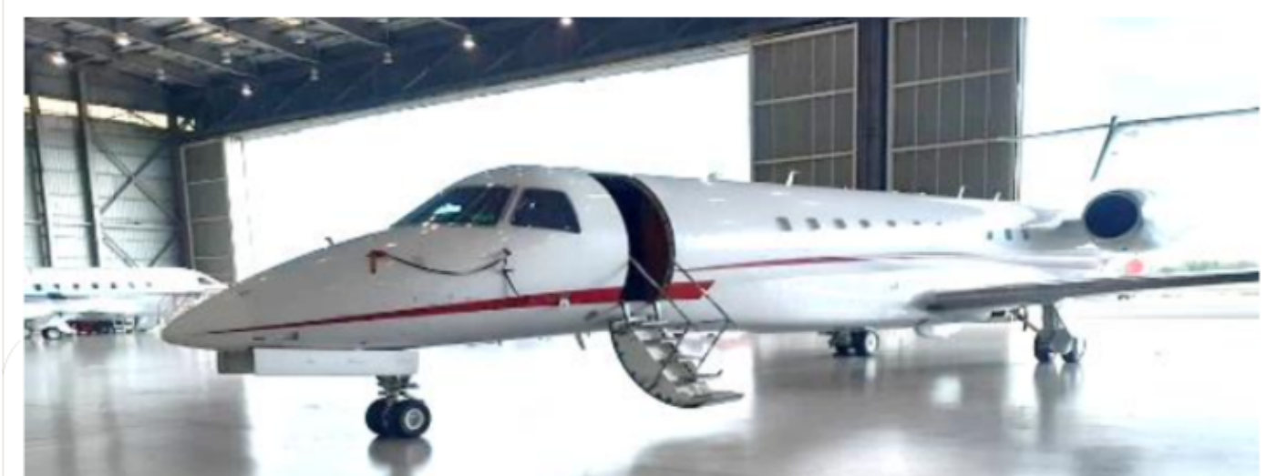 Business jet in the Quits Aviation hangar